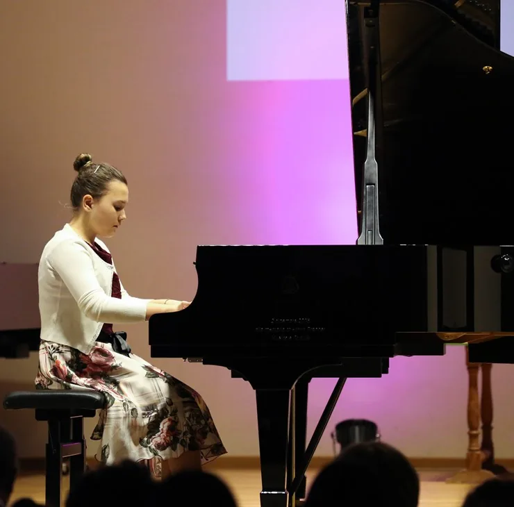 Elettra Jonas vince il secondo premio al Concorso Pianistico Internazionale “Il Pozzolino”