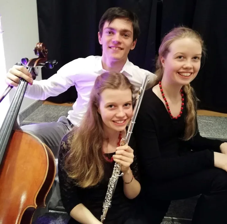 Milo Ferrazzini, Annika e Leoni Rast vincono il primo premio al Jugend musiziert