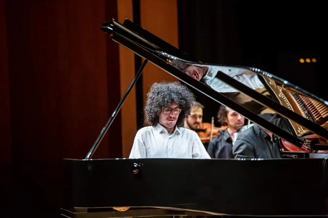 Leonardo Merlini vince il Terzo Premio e l'Ali Darmar Prize al 6th International Piano Competition Istanbul Orchestra Sion
